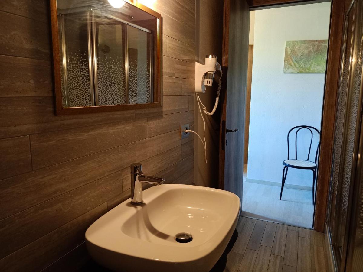 Vite Dipinte 1 Bilocale In Langa Daire Novello Dış mekan fotoğraf